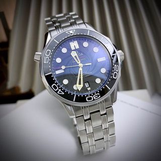 OMEGA 007 JAMESBOND OMEGA SEAMASTER DIVER - automatic . -máy: cơ Thụy sỹ thép không gỉ mạ PV size :42mm. dày:11mm