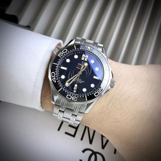 OMEGA 007 JAMESBOND OMEGA SEAMASTER DIVER - automatic . -máy: cơ Thụy sỹ thép không gỉ mạ PV size :42mm. dày:11mm