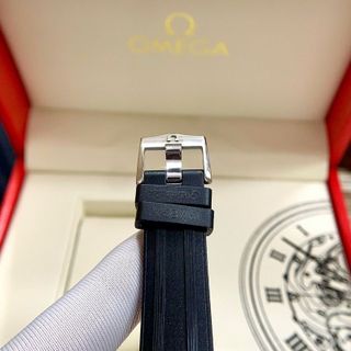 OMEGA Seamaster. Kích thước: 40mm Kính: Sapphire. Chất liệu: Thép không gỉ 904L