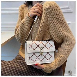 Túi đeo chéo nữ 3 ngăn trần trám khoá sập chống rơi đồ quai đeo da luồn xích phong cách