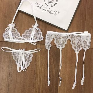 Bộ lót ren xuyên thấu sexy kèm kẹp tất - Quần lọt khe kèm áo ren hình bướm quyến rũ gợi cảm BL031