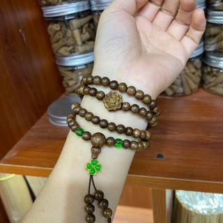 Vòng tay trầm hương 108 hạt mix charm