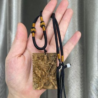 Mặt dây chuyền trầm hương có kèm dây đeo