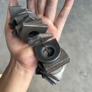 BÁT KHOÁ CỬA SẮT, ĐỦ SIZE, BÁN THEO XÂU( 48 CÁI/XÂU)