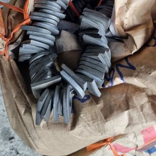 BÁT KHOÁ CỬA SẮT, ĐỦ SIZE, BÁN THEO XÂU( 48 CÁI/XÂU)