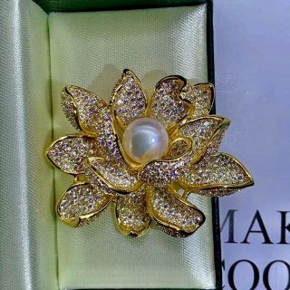 Ghim Trâm Cài Áo Hình Hoa Sen Vàng Đính Ngọc Trai Trắng Sang Trọng Cao Cấp 4.5cm Dành Cho Nữ