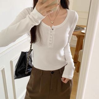 Áo tay dài cổ vuông cúc bấm