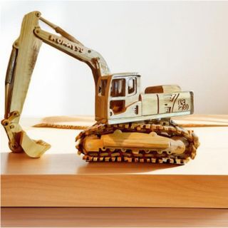 Mô hình làm bằng gỗ máy xúc Komatsu
