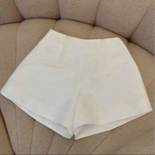 QUẦN SHORT NỮ DÁNG PHỒNG CHUN SAU KHOÁ SƯỜN CHẤT TUYẾT MƯA