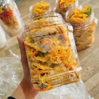 Cơm cháy khô gà