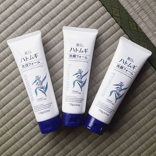 SỮA RỬA MẶT HATOMUGI MOISTURIZING & FACIAL FOAM CHIẾT XUẤT Ý DĨ LÀM SÁNG DA