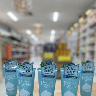 Sữa rửa mặt trị mụn Senka Perfect Whip Medicated 120g( xanh ngọc)