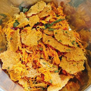 Cơm cháy khô gà