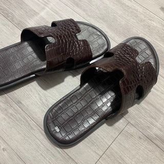Dép cá sấu chữ H