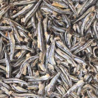 Cá cơm khô - không đầu, loại ngon, dày thịt, ít xương, chế biến được nhiều món ăn kèm với cơm