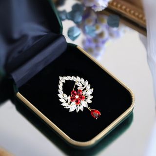 Ghim Trâm Cài Áo Hình Bông Hoa Đính Pha Lê Đỏ Thời Trang Sang Trọng 6cm Cho Nữ