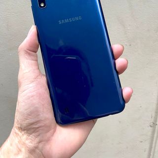 Điện thoại SAMSUNG A10 hàng chính hãng new 99% kèm ốp lưng