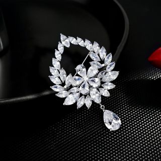 Ghim Trâm Cài Áo Hình Bông Hoa Đính Pha Lê Trắng Thời Trang Sang Trọng 6cm Cho Nữ