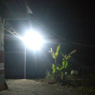Đèn đường lượng mặt trời 300w