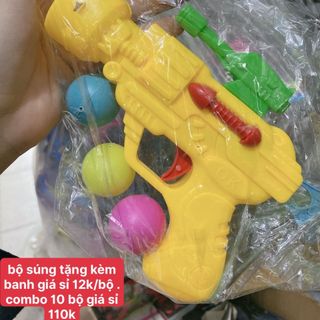 Bộ súng tặng kèm bánh