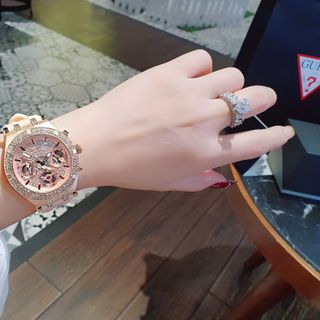 ĐỒNG HỒ NỮ CAO CẤP GUE.SS CAO SU GW0407L