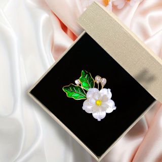 Ghim Trâm Cài Áo Hình Hoa Phong Cách Mới Chất Lượng Cao( cánh hoa vỏ sò tự nhiên ) 4.5cm dành cho nam nữ