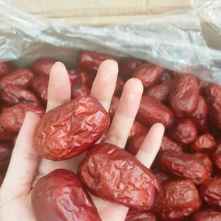 TÁO ĐỎ HOÀ ĐIỀN TÂN CƯƠNG SIZE ĐẠI 80-90 QUẢ/KG