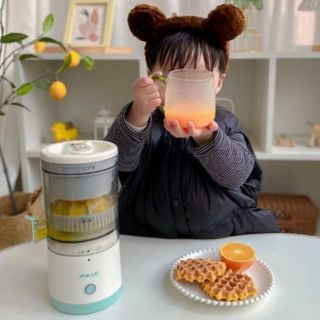 Máy Vắt Cam Đa Năng, Máy Ép Hoa Quả Tự Động Sử Dụng Sạc USB Tiện Lợi CTB706 - BECHIP