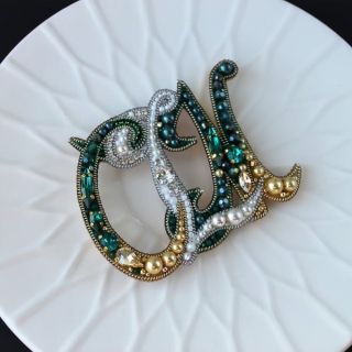 Ghim Trâm Cài Áo Chữ Cái lồng Mẫu Thiết Kế Hàng Thủ Công Kết Cườm. Kích Thước 3.5cm - 10cm. (Hàng đặt trước)