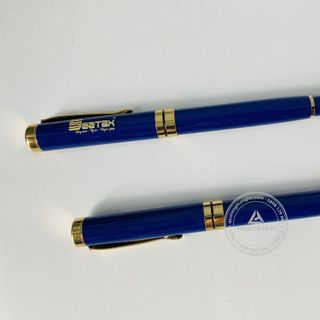 Bút ký kim loại Nắp đẩy Màu xanh khoen vàng Khắc logo doanh nghiệp SEATAX giá sỉ