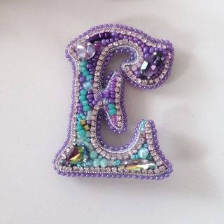 Ghim Trâm Cài Áo Chữ Cái Mẫu Thiết Kế Hàng Thủ Công Kết Cườm. Kích Thước 3.5cm - 10cm. (Hàng đặt trước)