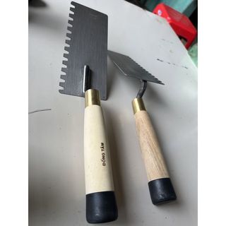 Bay Thợ Hồ Bay Xây Dựng - Bay Thép Răng Cưa Cán Gỗ Cao Cấp Chống Xoay