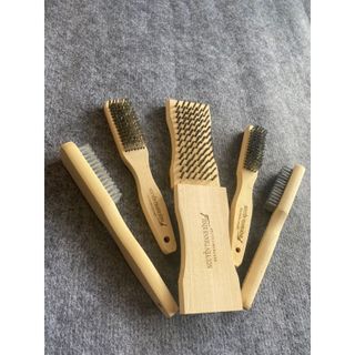 Bàn Chải Sắt Cán Gỗ -5 Hàng-7 Hàng -Vuông