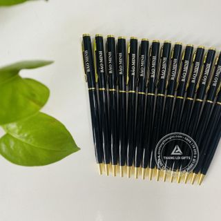 Bút ký xoay nhỏ Màu đen khoen vàng Khắc logo BẢO MINH
