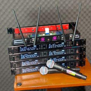 Micro Đầu Thu Cao Cấp AD5D Sóng UHF, Chất Âm Trong Trẻo, Chi Tiết Sáng