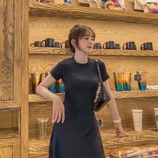 Đầm xoè body cổ tròn tay cộc