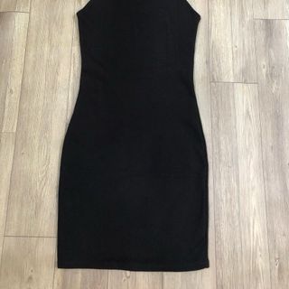 Đầm Body cổ yếm