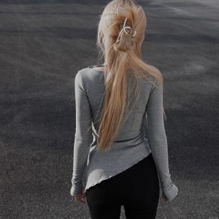Áo thun tay dài vạt xéo dây chéo cổ
