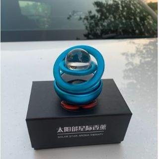 Trang trí ô tô - VÒNG XOAY VÔ CỰC kèm SÁP THƠM GALAXY KIM LOẠI GẮN TAPLO CHẠY BẰNG NĂNG LƯỢNG MẶT TRỜI