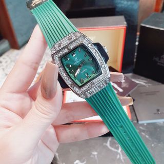 ĐỒNG HỒ NỮ THỜI TRANG HUB.LOT MẶT CHỮ NHAT 7