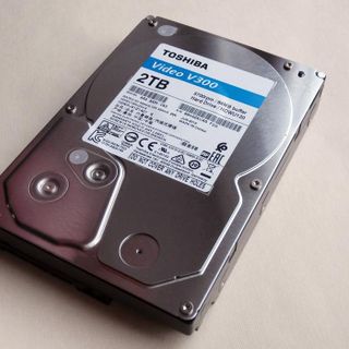 Ổ Cứng HDD Toshiba V300 64MB 2TB 6Gb/S - HDWU120UZSVA