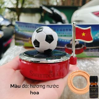 (Chính Hãng ) Quả Bóng Đá Xoay Bằng Năng Lượng Mặt Trời Kèm Cờ Việt Nam Trang Trí Taplo Ô Tô (tặng tinh dầu) -SWEETDORA