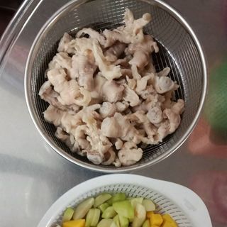 Chân gà rút xương sốt thái chua ngọt