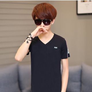áo cổ tim in 2 bên tay và ngực
