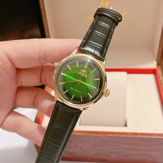 Đồng hồ da nam mẫu mới đẹp