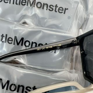 Mắt kính G.M vuông unisex