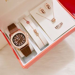 Đồng hồ nữ sét mẫu mới