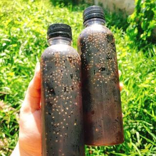 Nước mát đóng chai và bánh tráng phơi sương