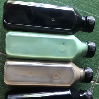 Nước mát đóng chai và bánh tráng phơi sương