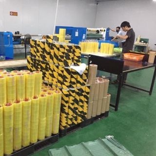 Băng dính Văn Mạnh giá xưởng 0,5kg lõi siêu mỏng. 1 cây 6 cuộn 3kg.